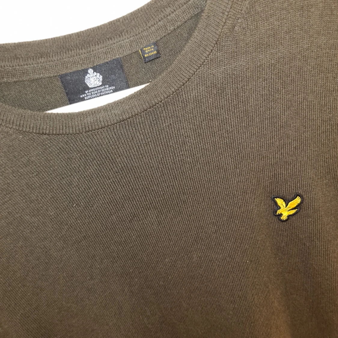 Brun stickad tröja från Lyle & Scott - 1