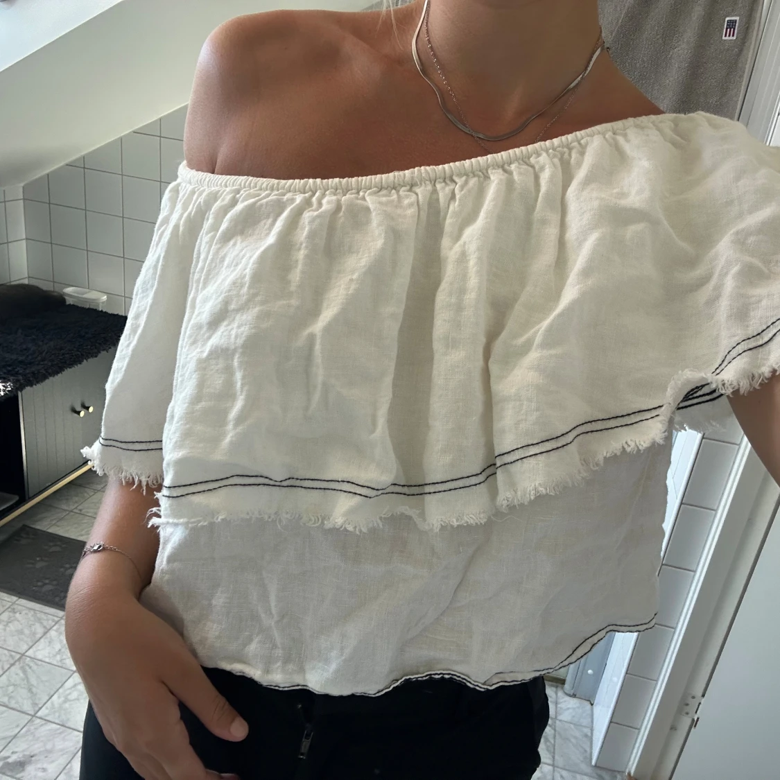 Vit offshoulder linnetopp från Zara - 1