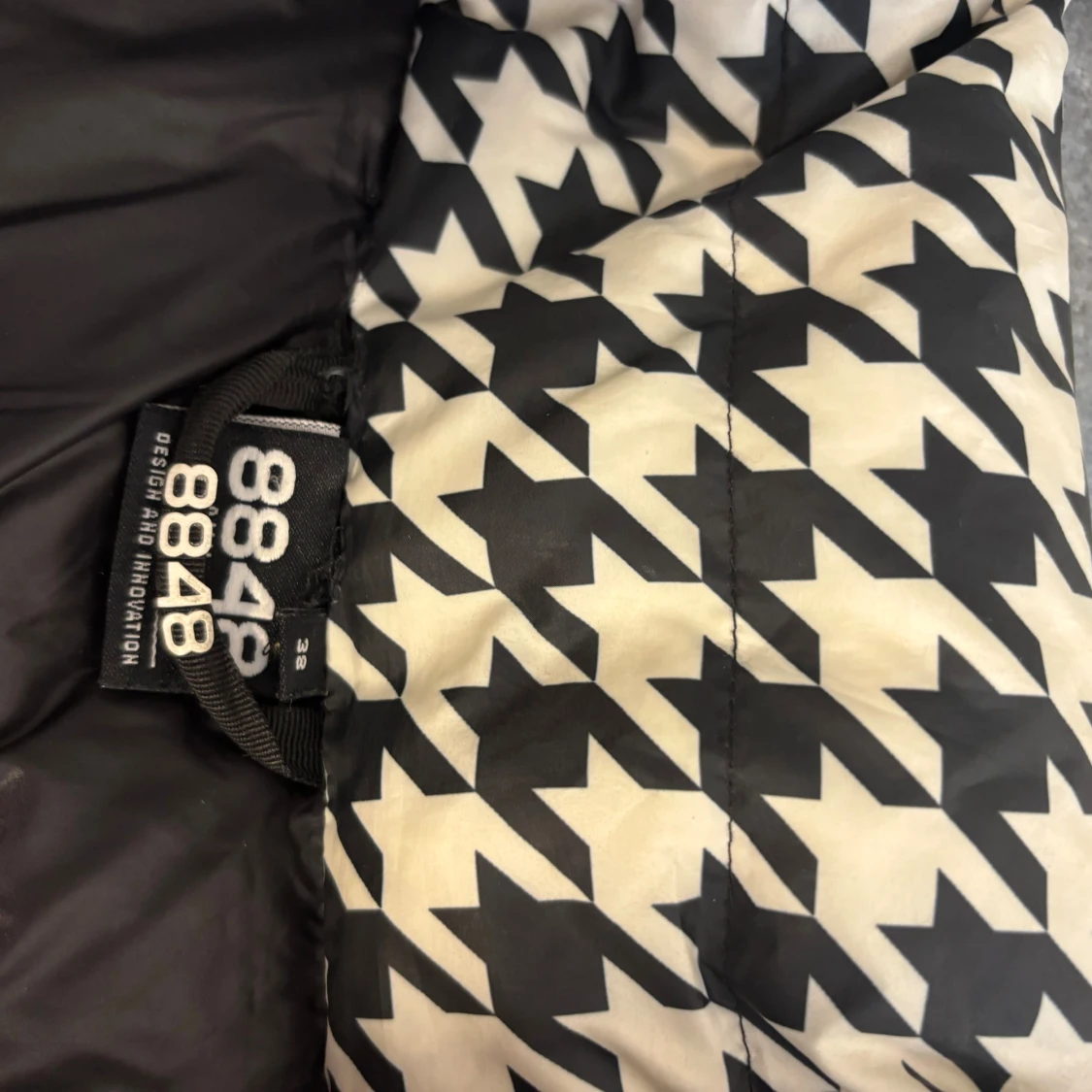 Svartvit pufferjacka från 8848 Altitude - 3