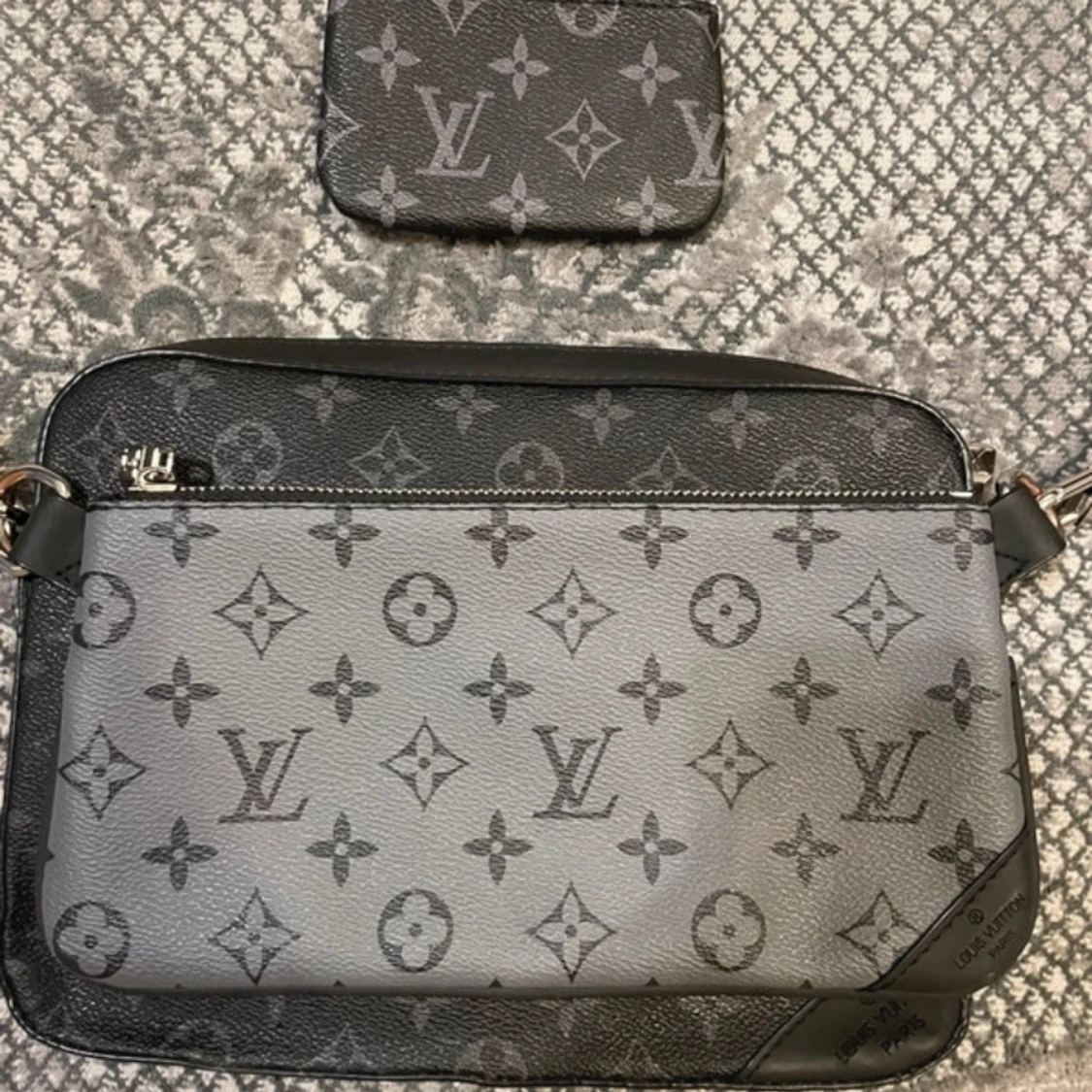 L och V väska helt ny  - 1