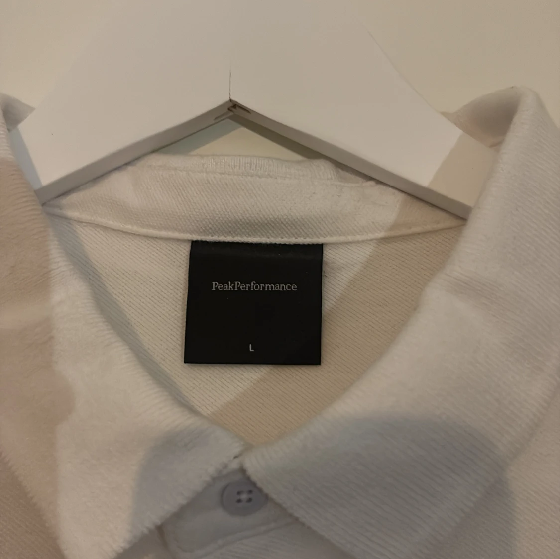 Vit pikétröja med liten logga - 4