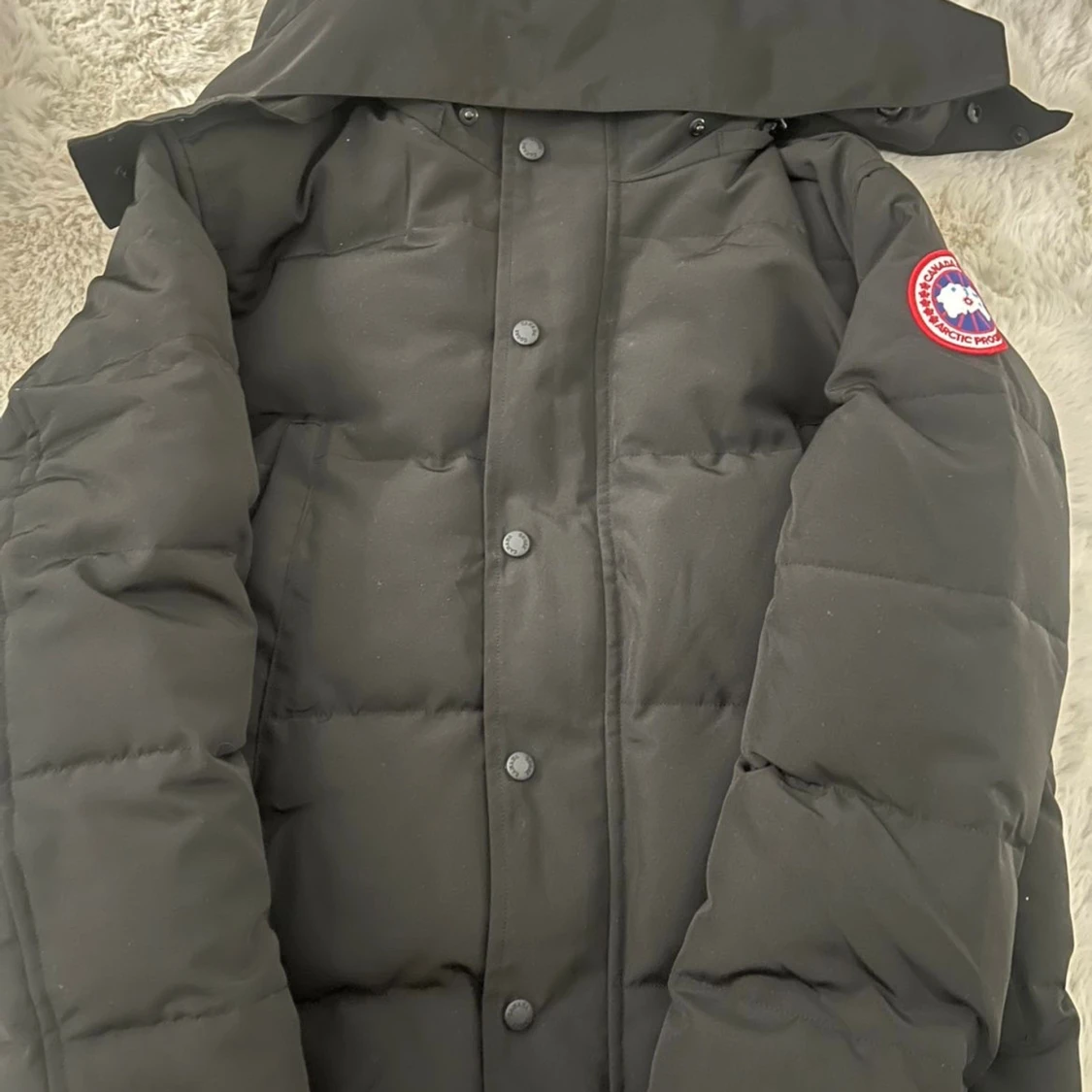 Svart pufferjacka från Canada Goose