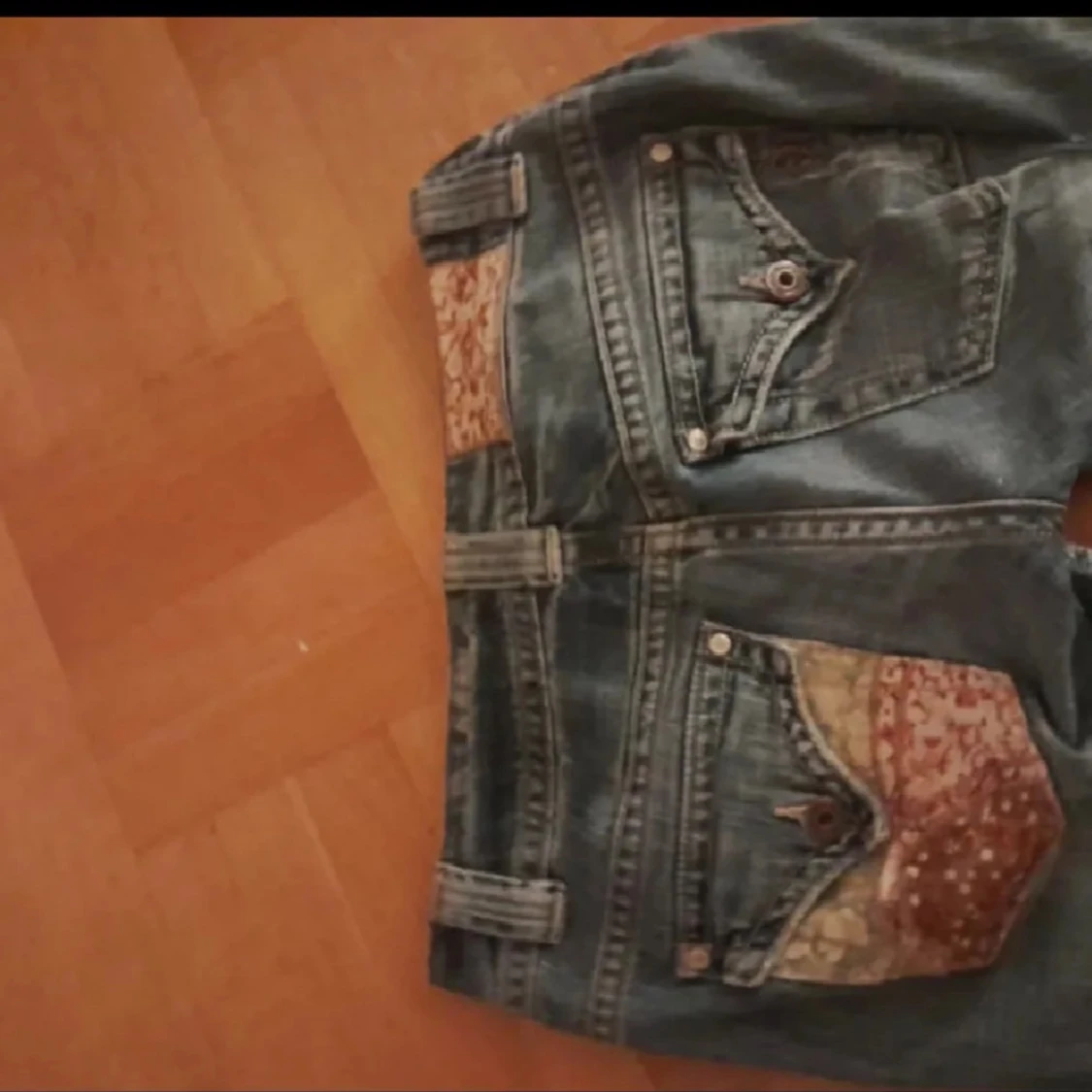 Miss Me jeans med broderade fickor - 3