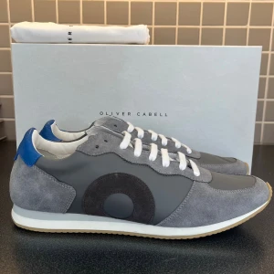 Nya Oliver Cabell  - Säljer dessa sprillans nya Oliver Cabell i storlek 43 som aldrig blivit använda! Säljs endast då de var för små, Låda och dustbag följer med. Om du undrar något är det bara att fråga 😊