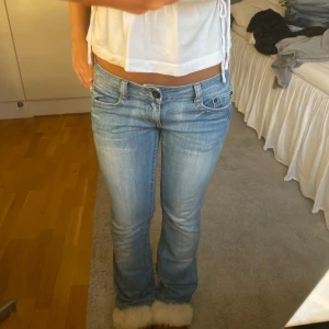 Jeans lowwaist utsvängda lågmidjade bootcut  - Jeans❤️