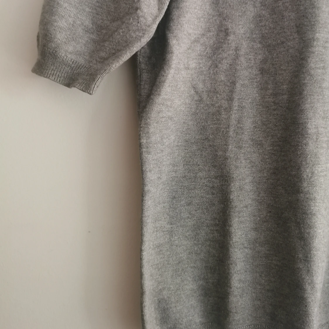 Grå finstickad kortärmad tröja från Lindex - 1