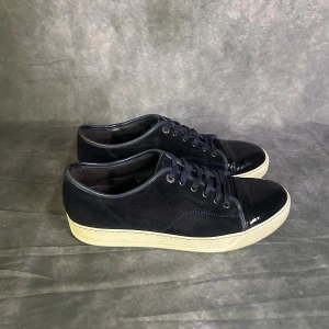 Lanvin toecap sneaker - Mycket fint skick | Size uk 7 passar 41/42  | fraktar spårbart inom 24 timmar |  för att köpa klicka ” köp nu” | vid frågor skriv ett meddelande |