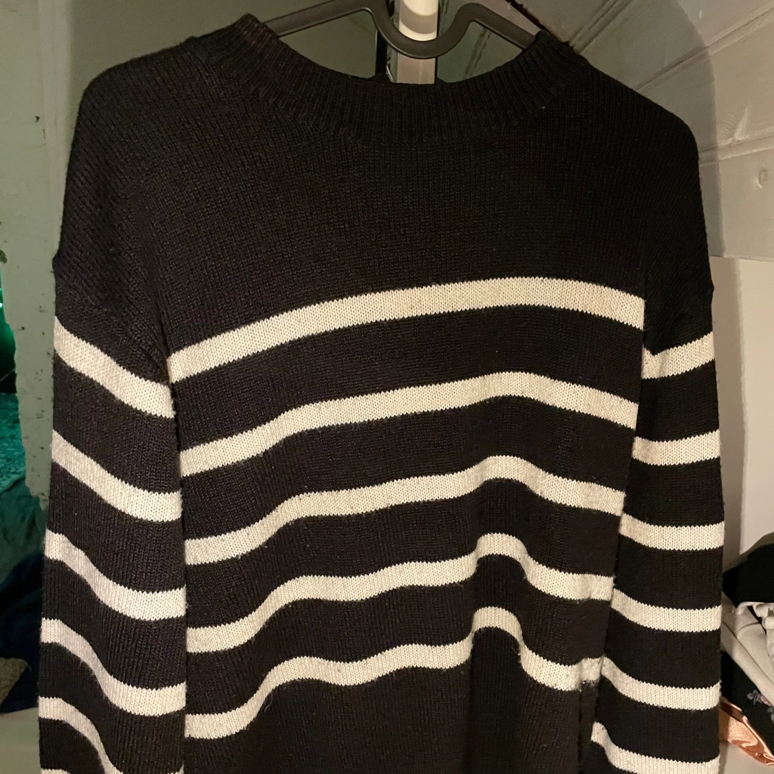 Svartvit randig stickad tröja H&M - 2