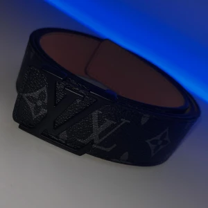 Lvbälte - Helt ny, du får med dej en nål så du kan göra extra hål med. Endast 250kr.