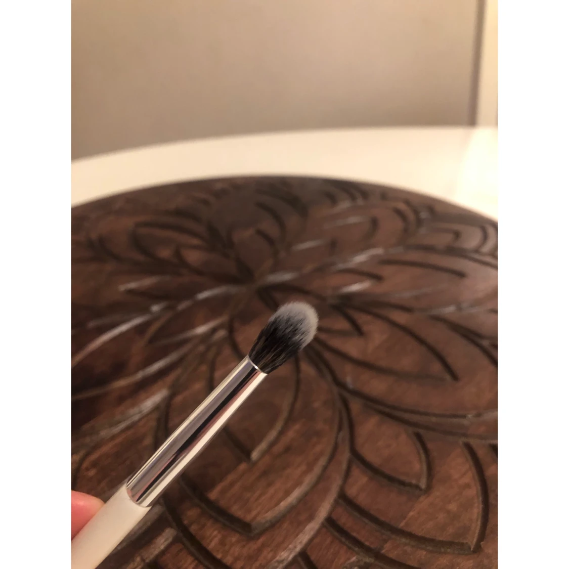 CAIA vit ögonskuggsborste E21 - 1