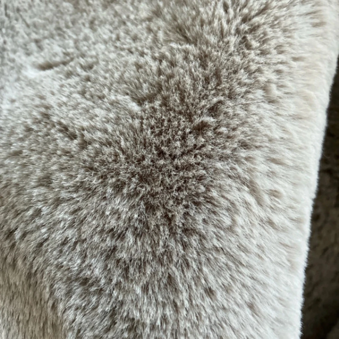 Grå fuskpälsjacka från Stradivarius - 4