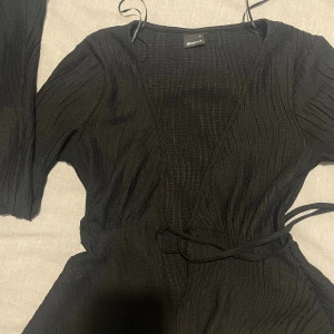 Svart tröja från Gina Tricot - Jätte fin oanvänd tröja från gina tricot💕