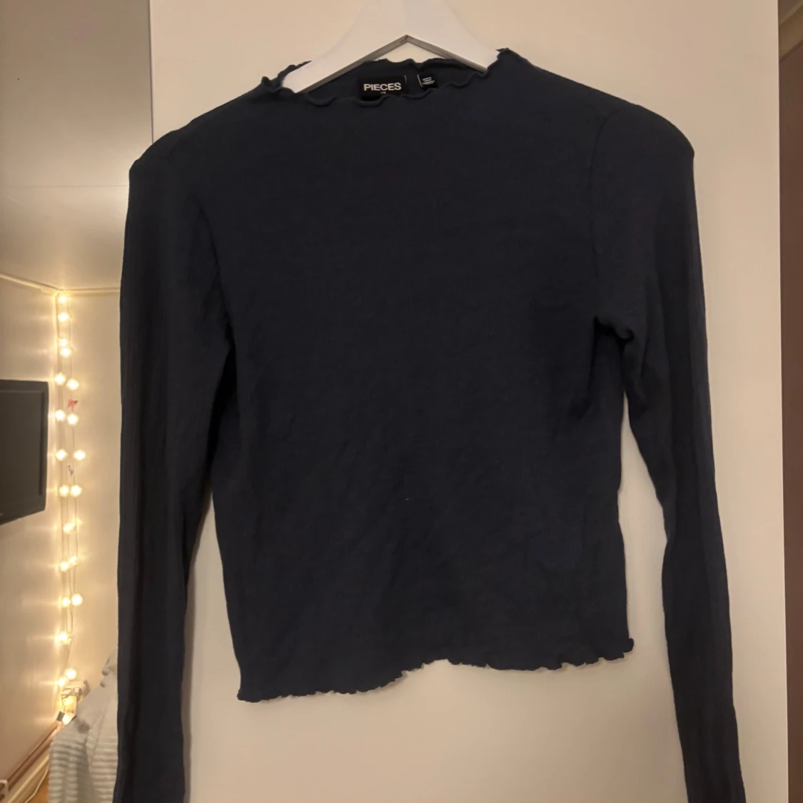 Mörkblå ribbad långärmad tröja Pieces