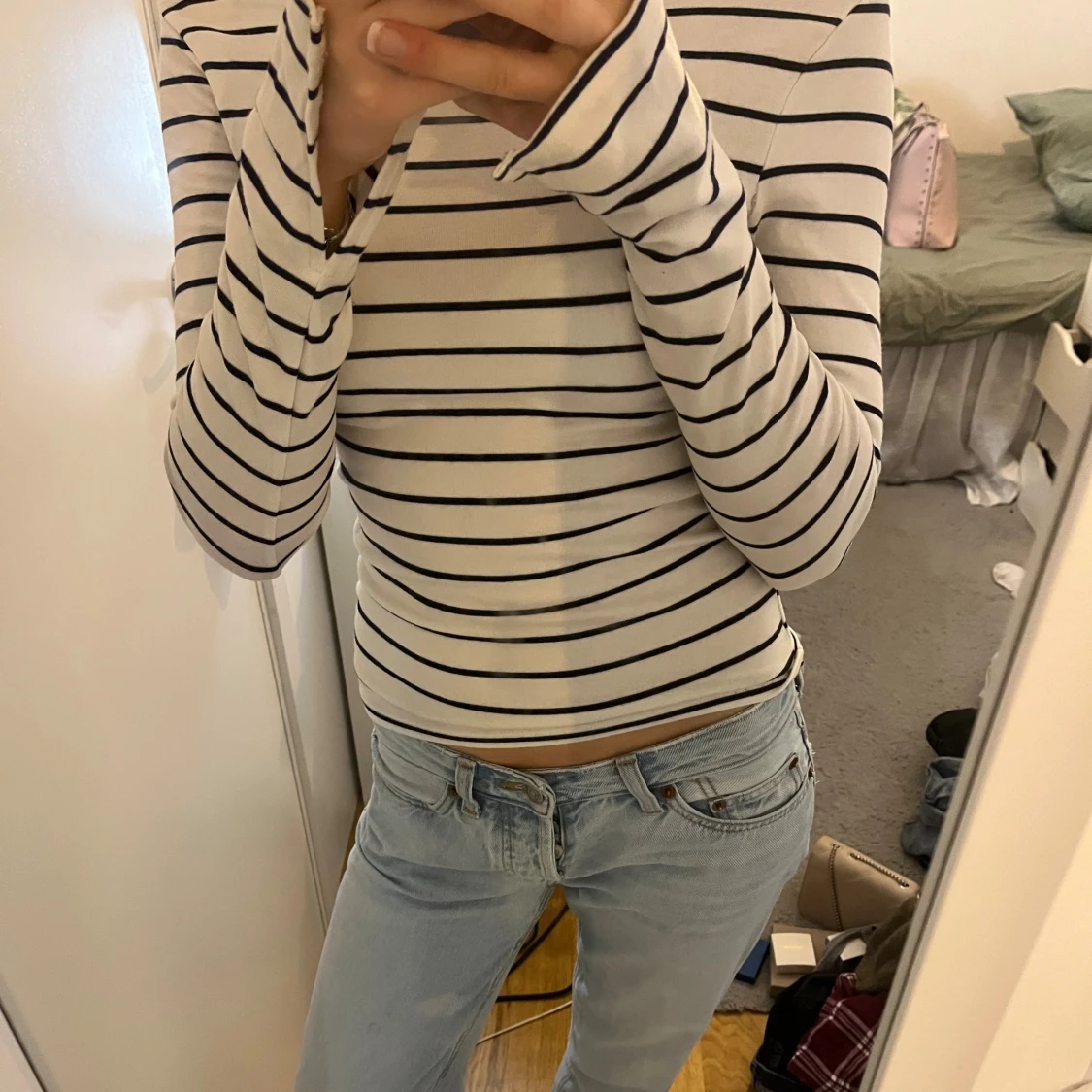 Vit och blå randig båtringad tajt tröja  - 3