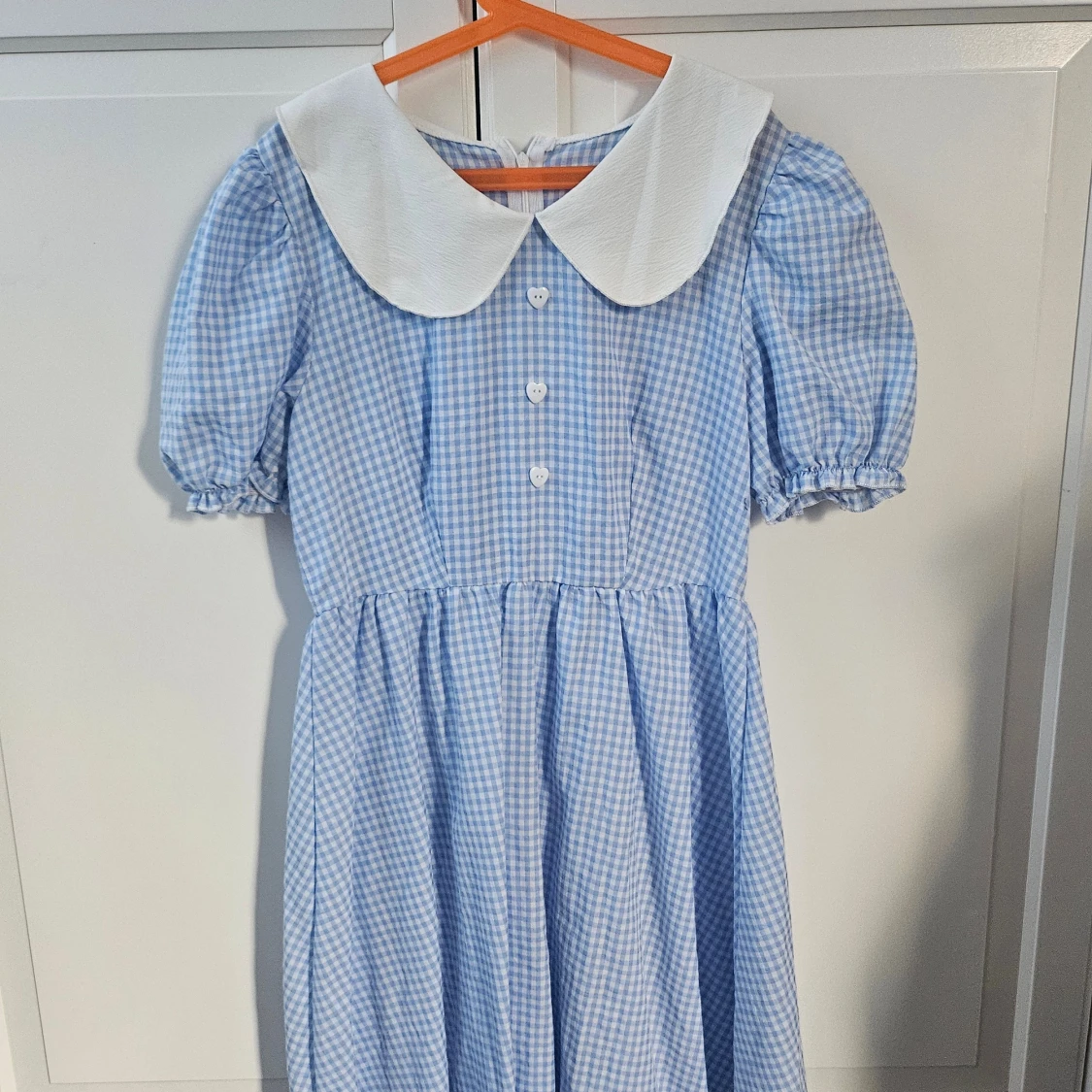 Blåvit rutig kortklänning med krage - 1