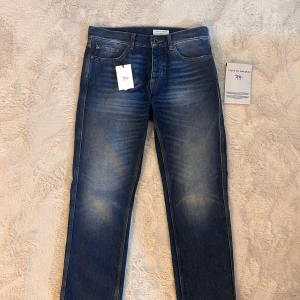 Blå jeans från Tiger of Sweden - Tja! Säljer ett par as snygga tiger of Sweden jeans! | Skick 10/10 som nya, knappt använda | Storlek 30/32 | Tags finns kvar | Nypris 1899kr | Mitt pris 1099kr | Hör av dig vid några funderingar eller frågor 
