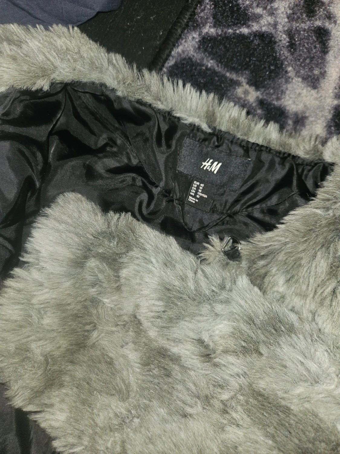 Grå pälsjacka från H&M - 1