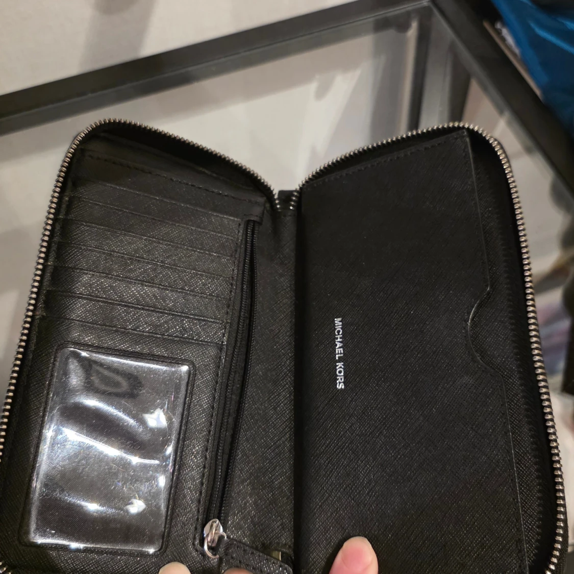 Svart plånbok från Michael Kors - 4