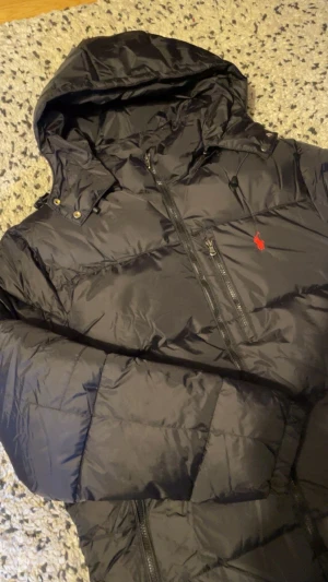 Ralph Lauren jacka - Perfekt till vintern nu, svin fräsch och helt ny.