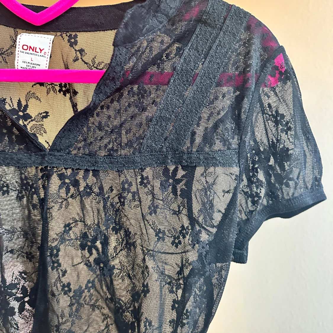 Svart spetsblus från ONLY - 2