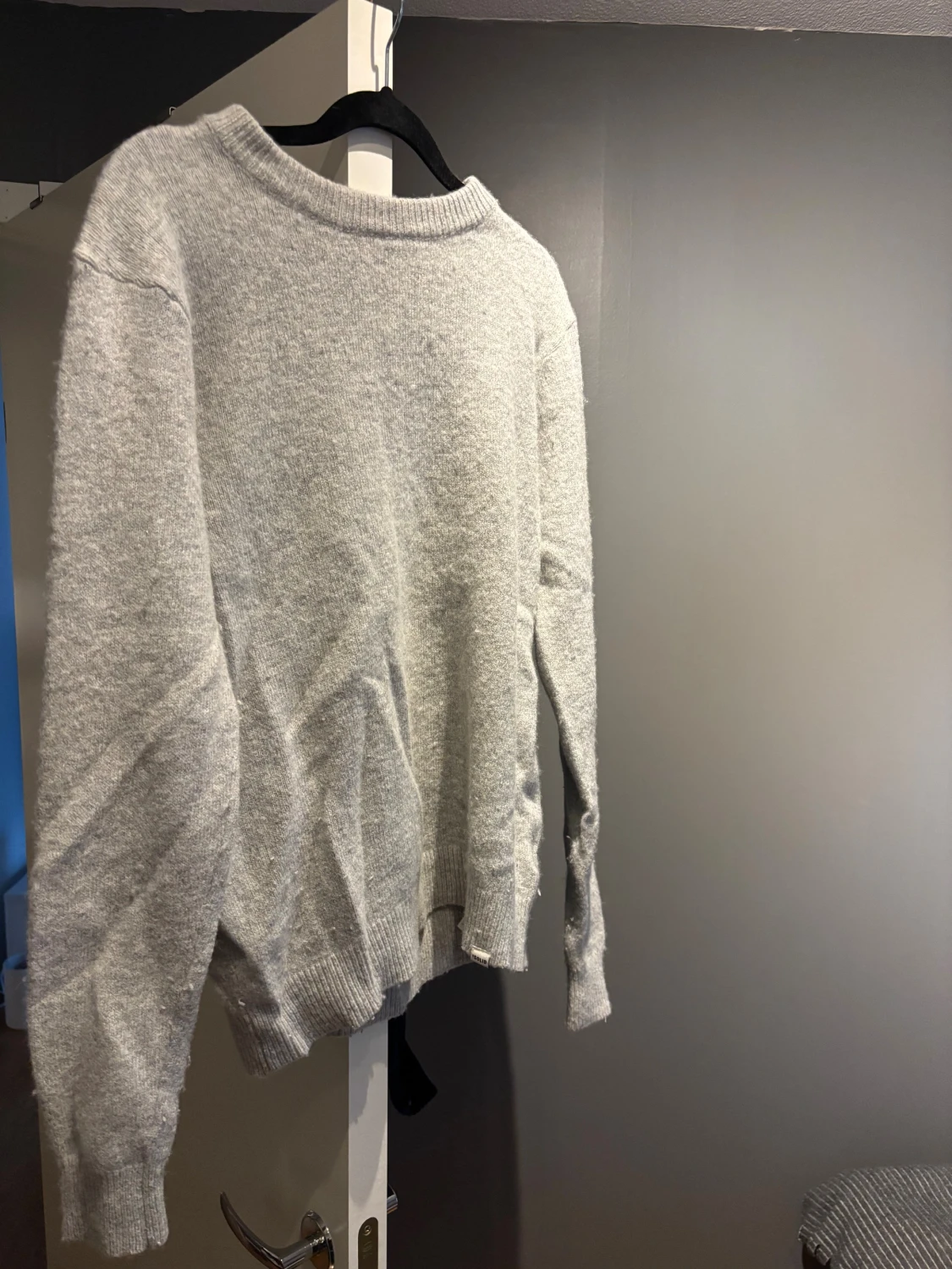 Ljusgrå stickad tröja från !Solid