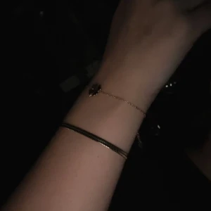 Snake bracelet - Säljer mitt armband i guld. Det är ett snakebracelet! Superfint skick❤️ ända anledning är för jag började pengar😚