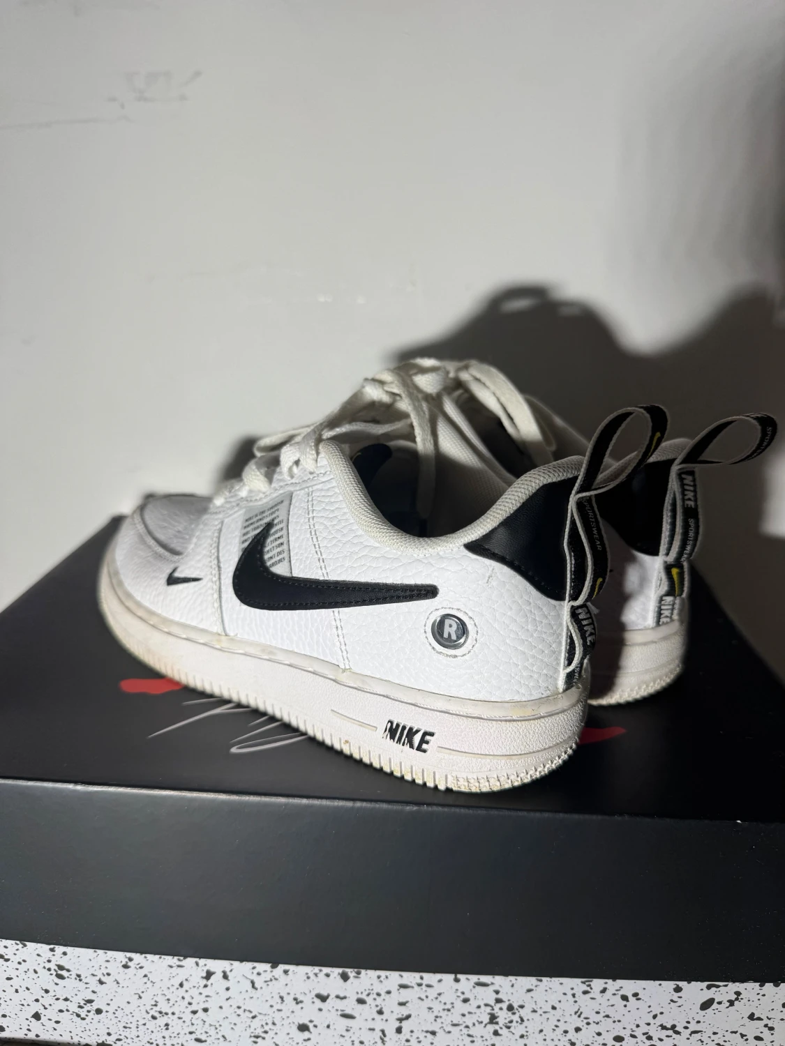 Nike Air Force 1 Low vit/svart EUR 34