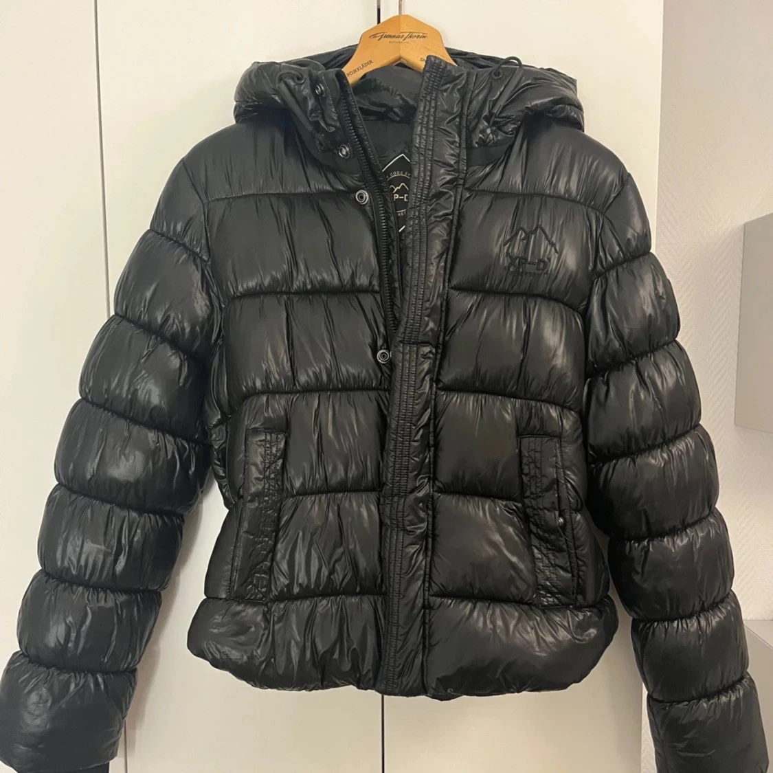 Svart pufferjacka från Superdry - 1