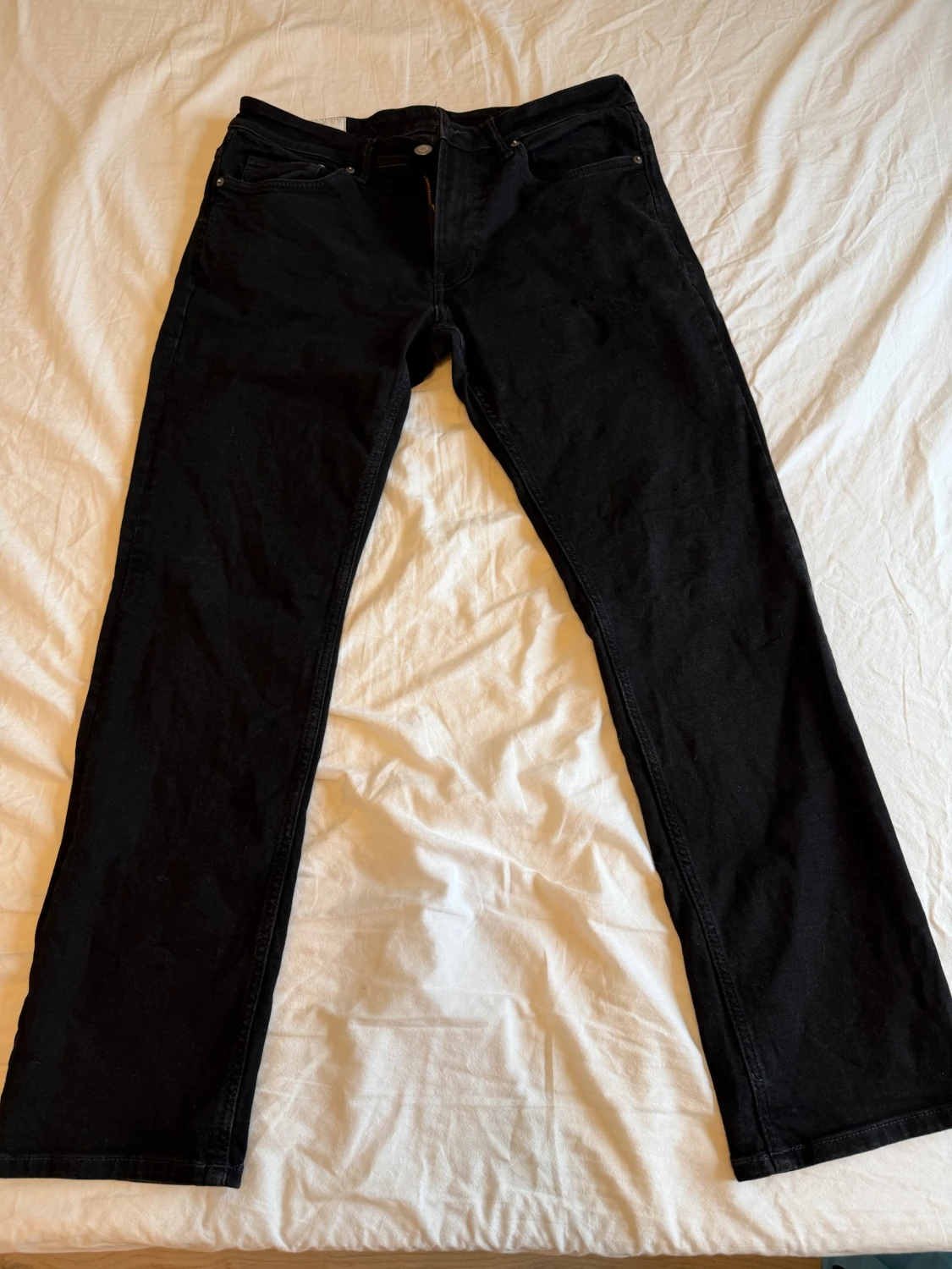 Svarta straight jeans från H&M