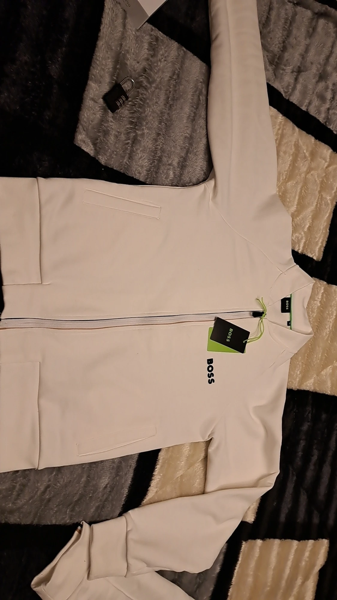 Vit zip hoodie o byxor(dress) från BOSS, storlek M