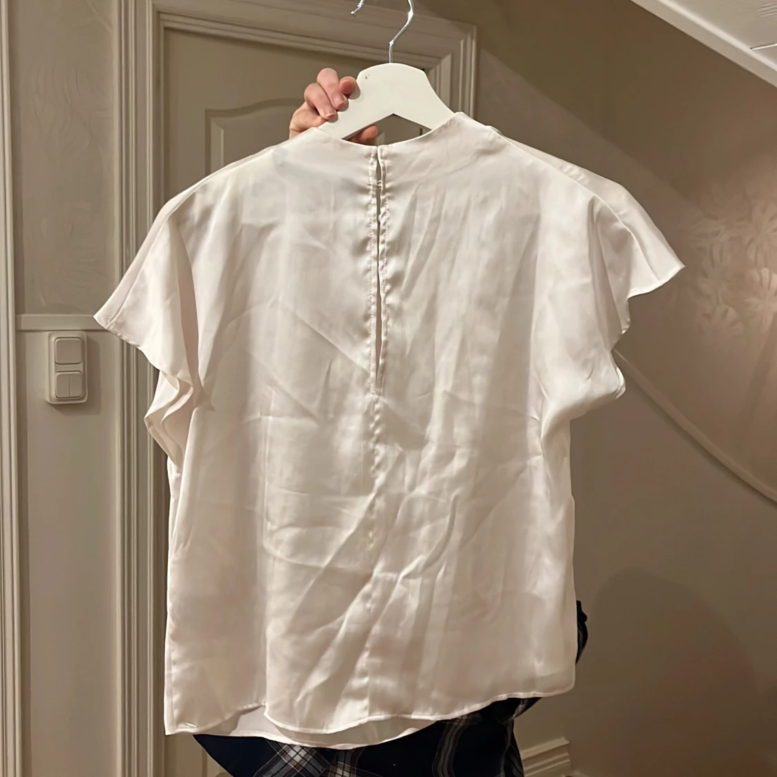 Vit sidenblus från Zara med drapering - 1