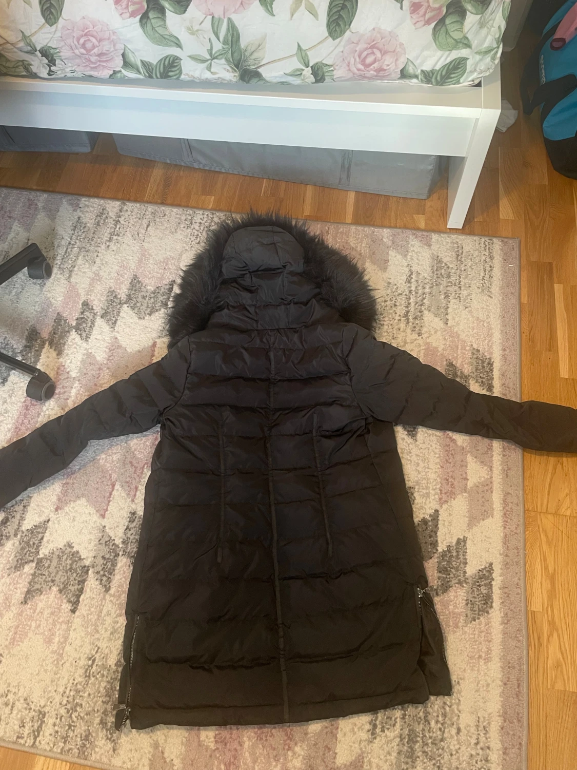 Svart lång dunjacka Chiara Forthi - 2