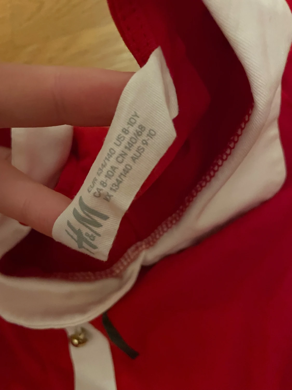 Röd klänning med vit krage från H&M - 2