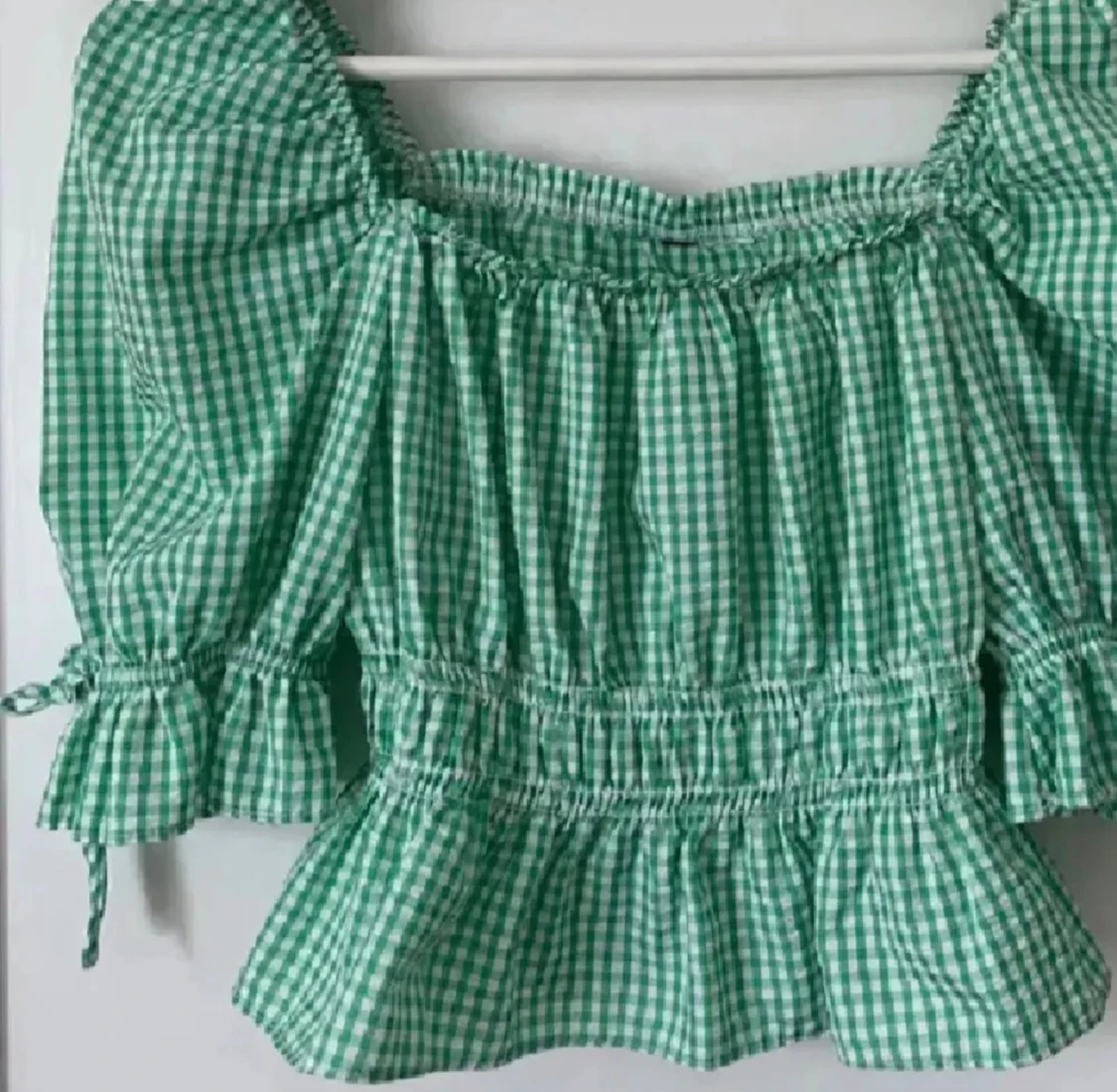 Grön rutig blus med puffärm - 2