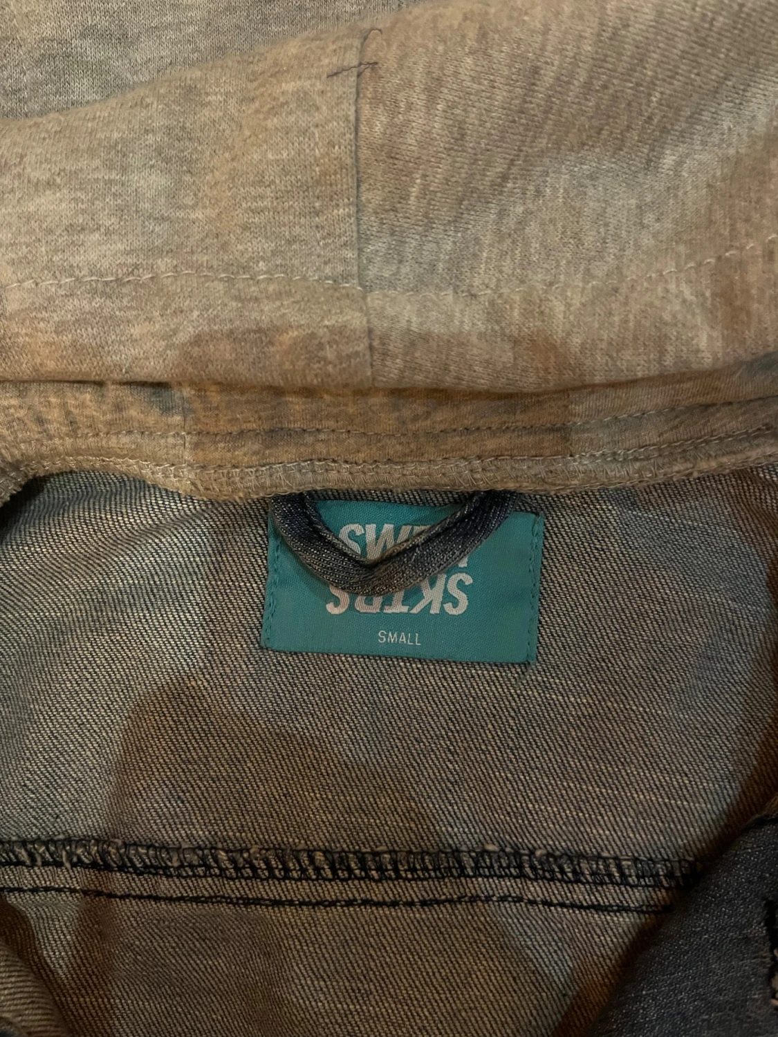 Jeansjacka med grå luva SWEET SKTBS - 2