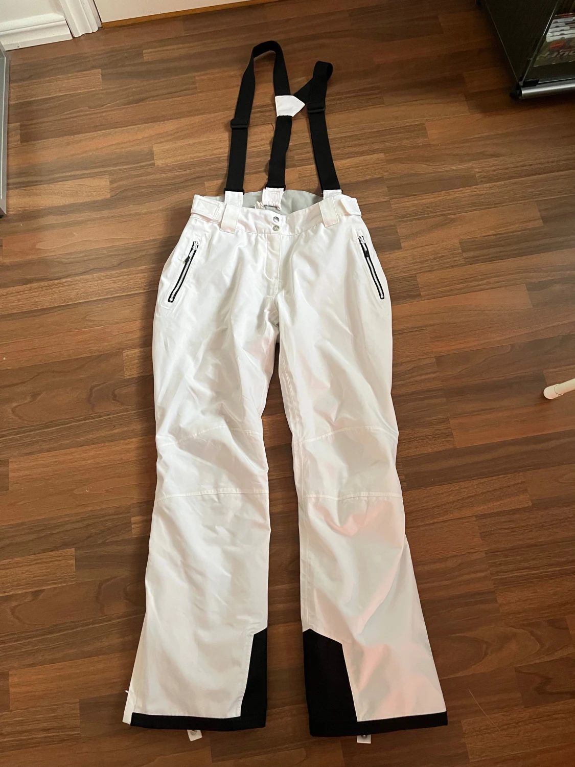 Skidbyxor med hängslen från Dare2B