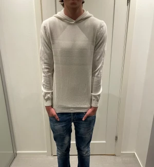 Oscar Jacobsson Hoodie  - Säljer nu denna Oscar Jacobsson Hoodie i storlek S, skriv för fler bilder/frågor🙌🏼