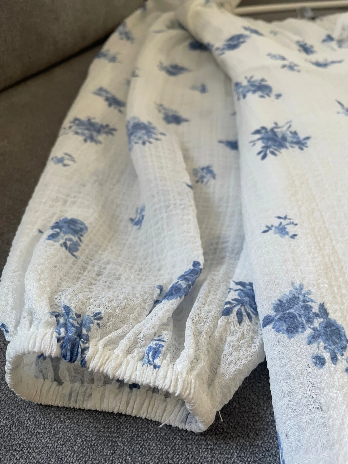 Vit blommig klänning  - 3