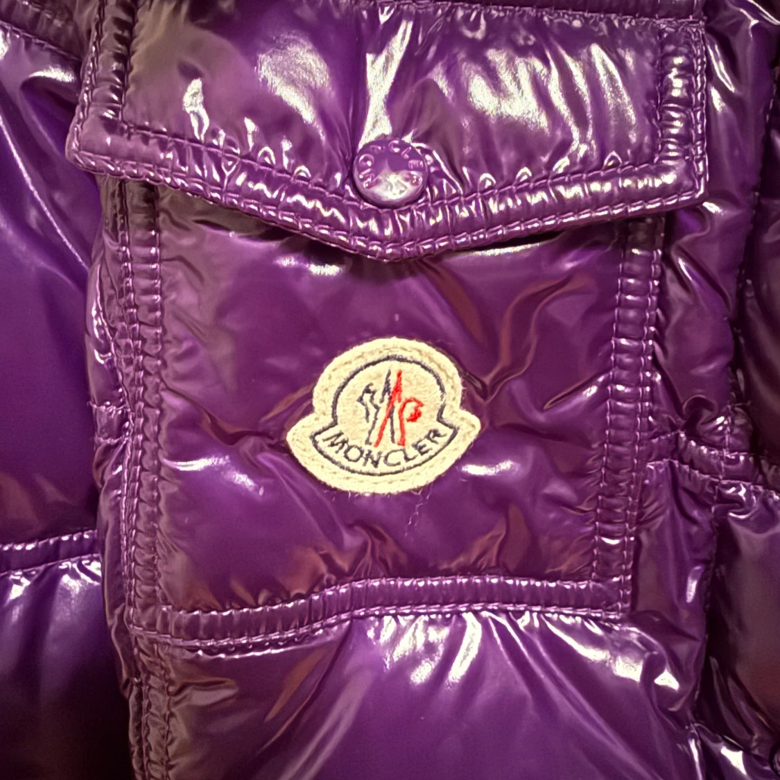 Lila pufferjacka från Moncler - 2