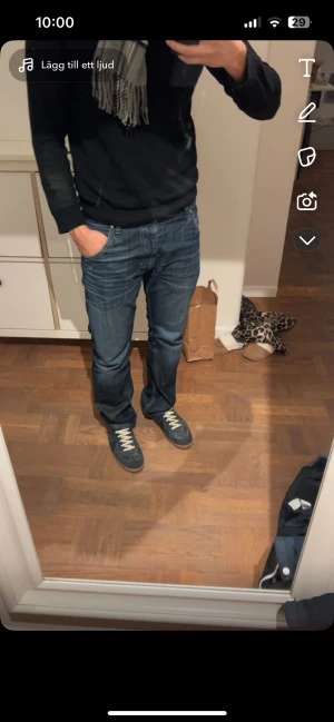 Diesel jeans - Säljer dessa tvär feta Diesel byxor i stl 33/32.