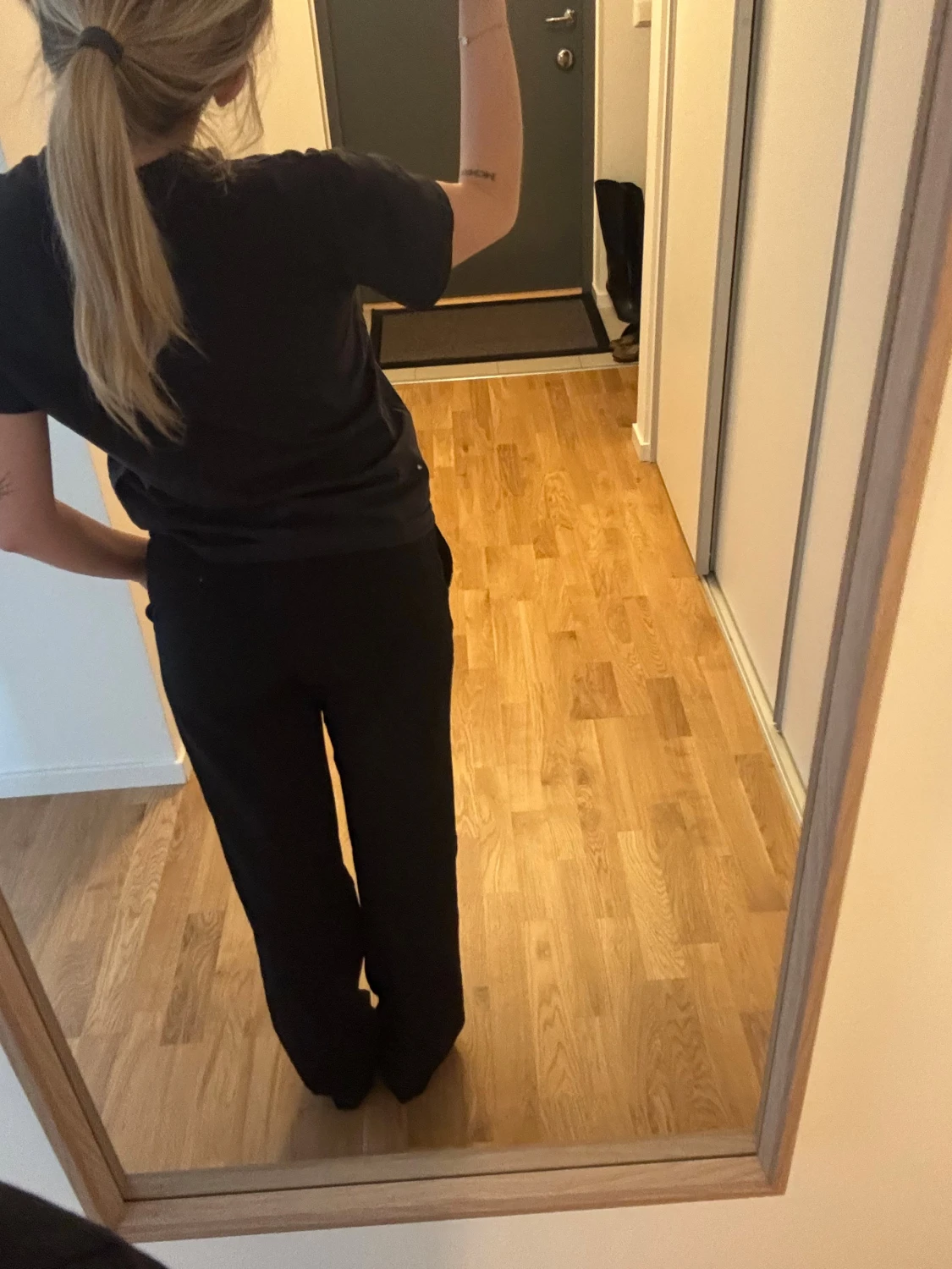 Svarta raka kostymbyxor - 1