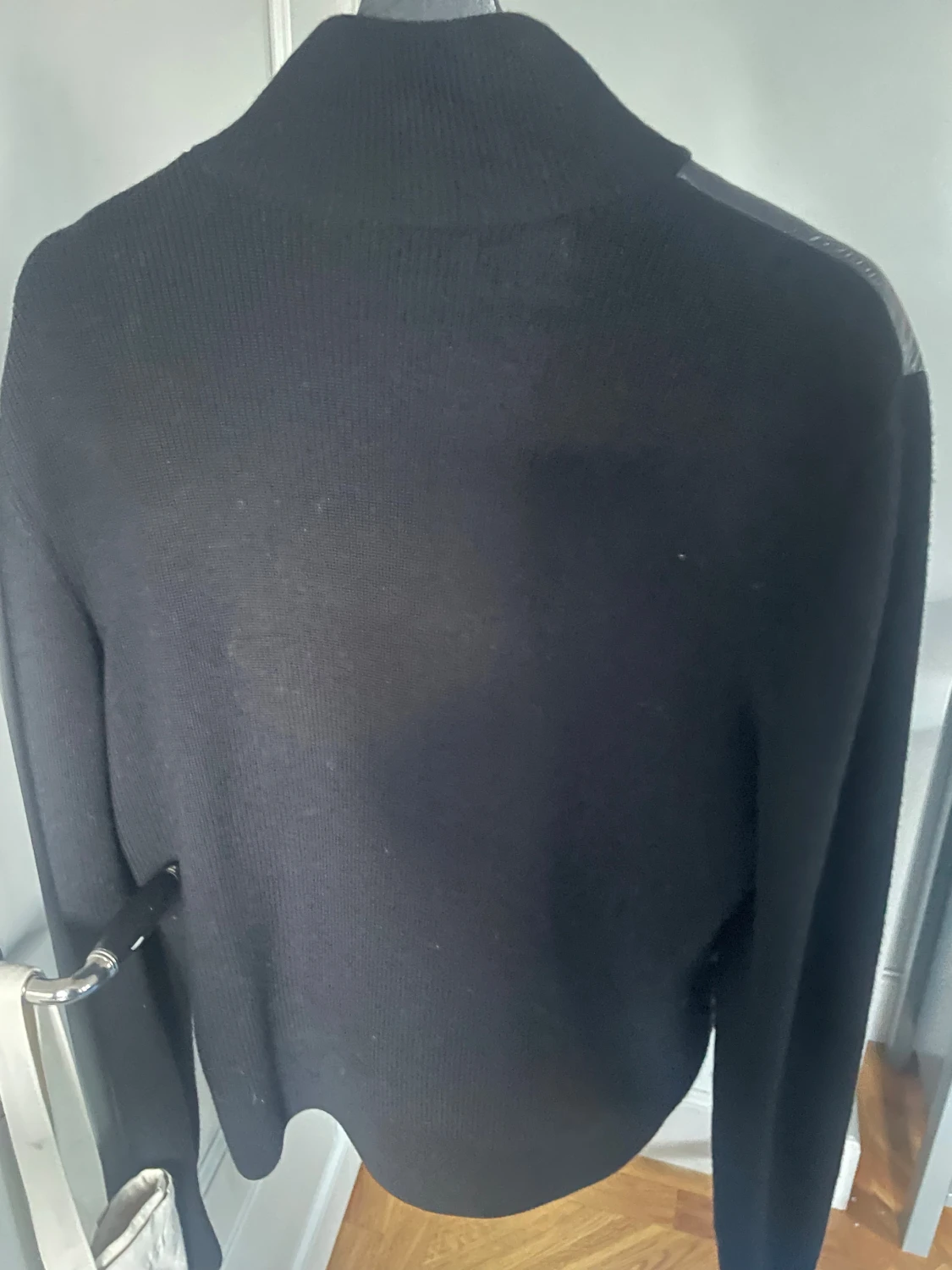 Svart Moncler pufferjacka med stickade ärmar - 5