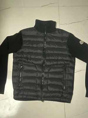 Moncler cardigan  - Moncler cardigan med NFC