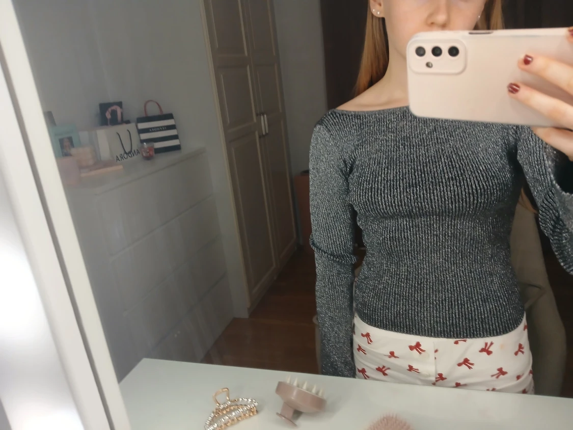 Glittrig ribbad tröja från H&M Divided