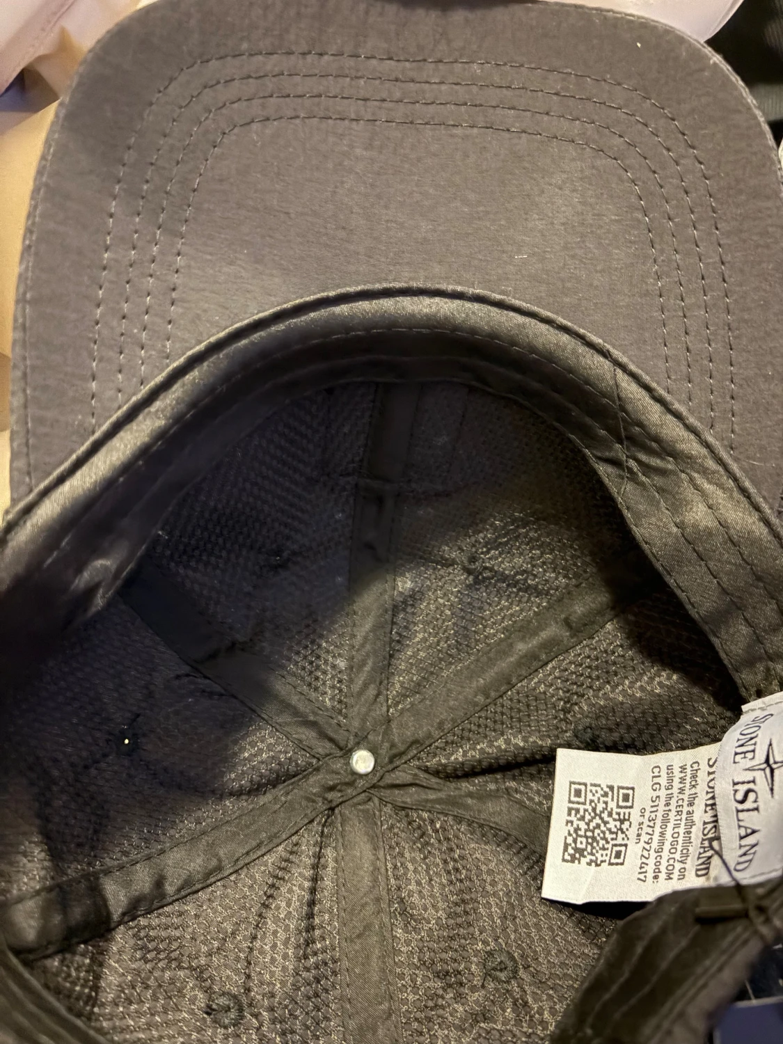 Svart keps från Stone Island - 1