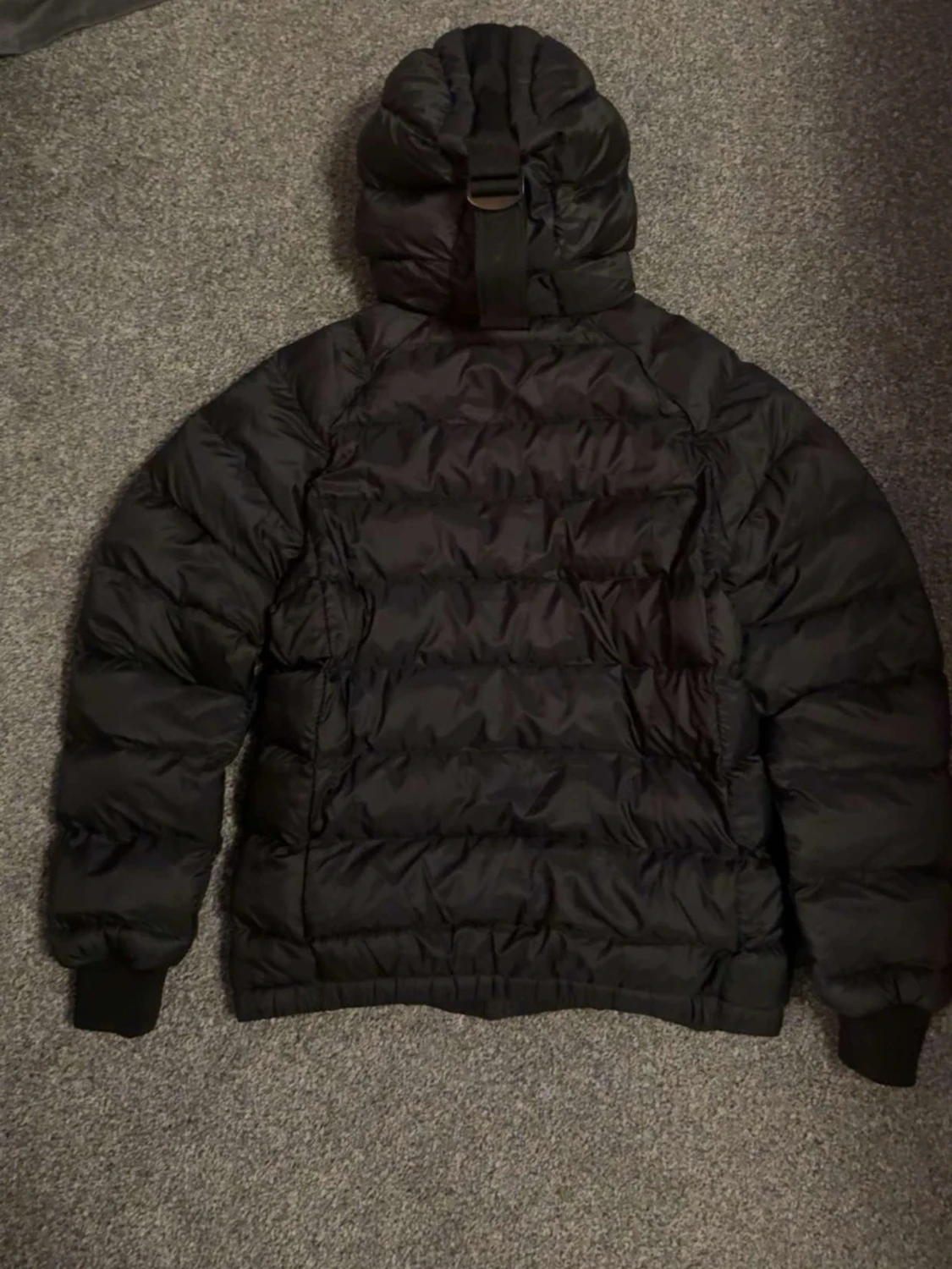 Svart Peak Performance dunjacka XS - 2