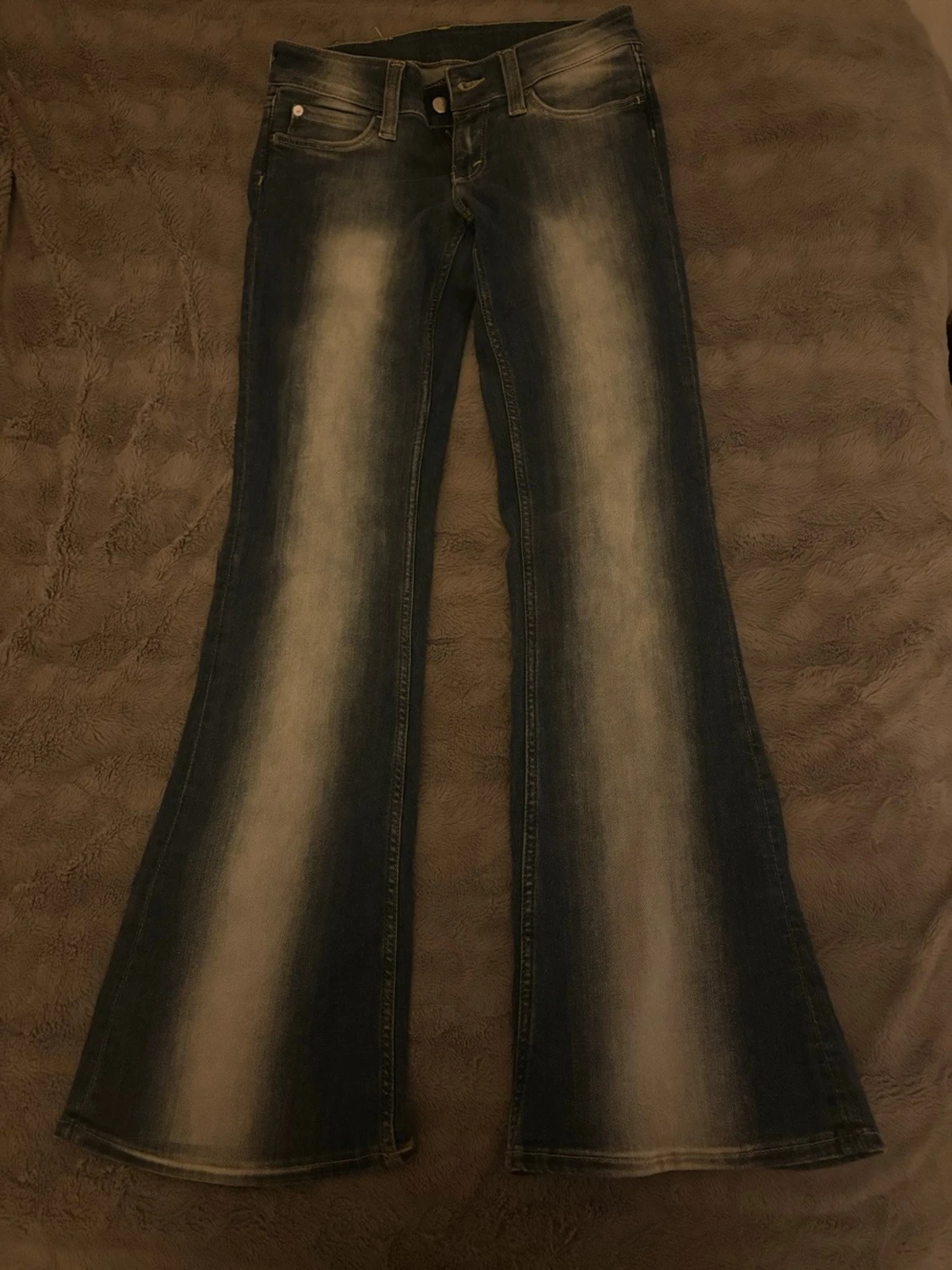 Bootcut jeans med ljus tvätt - 3