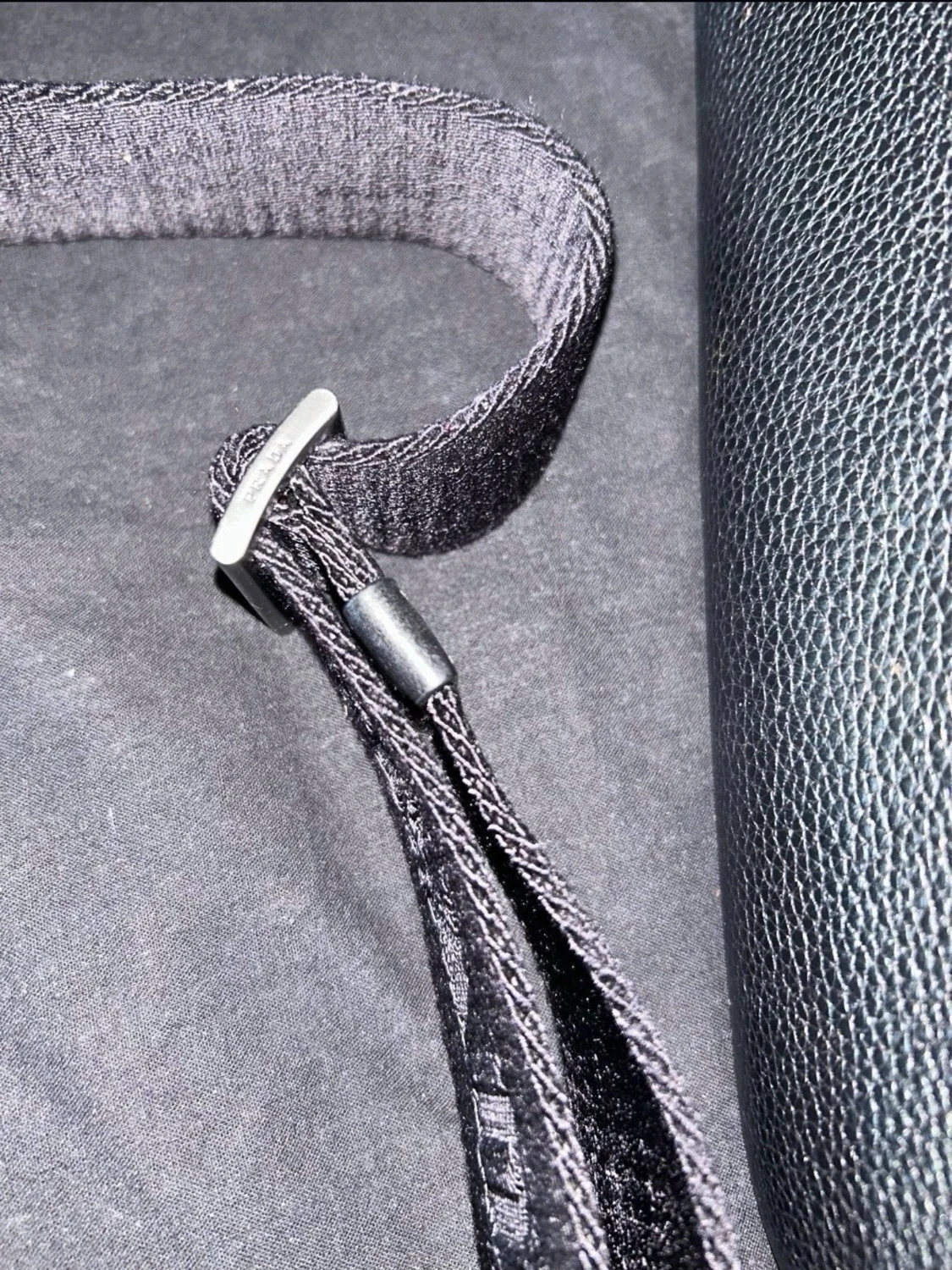 Prada Axelväska i Kalvskinn - 4