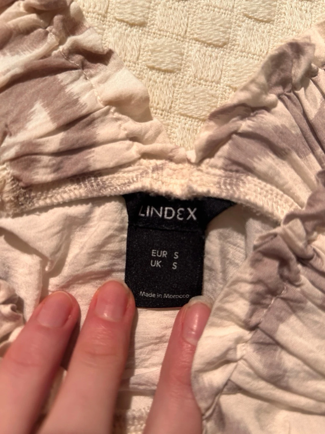 Zebramönstrad offshoulder blus Lindex - 1