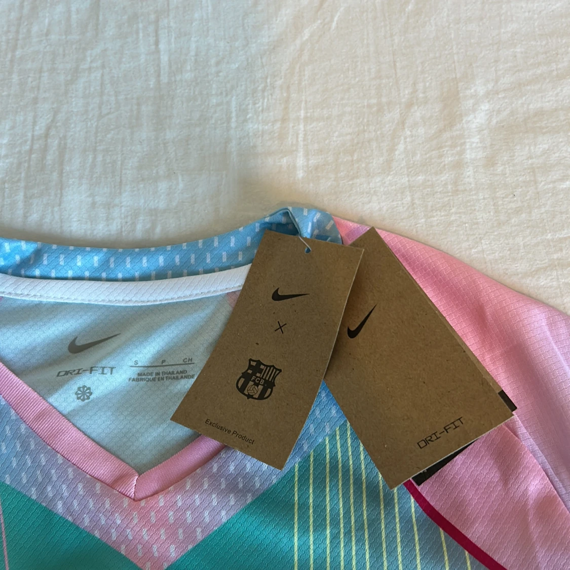 FC Barcelona x Nike färgglad fotbollströja - 2